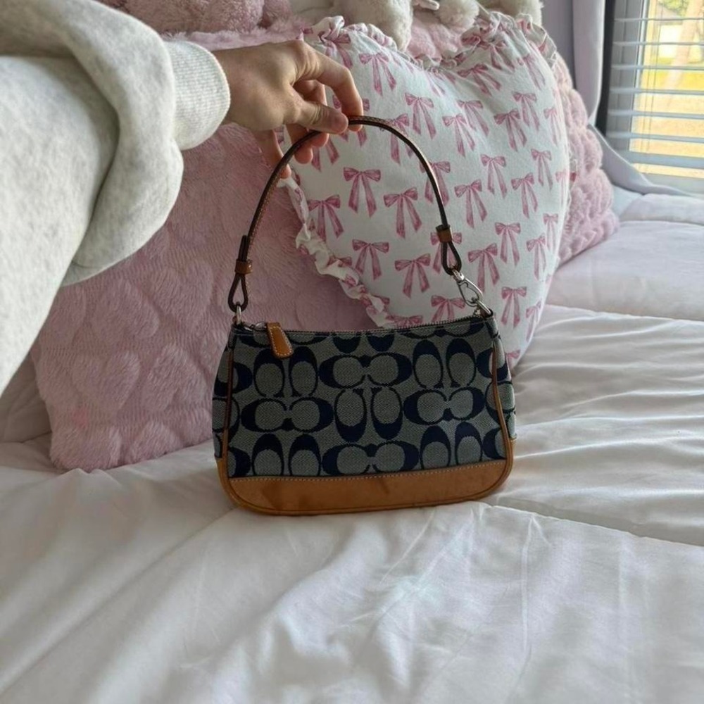 Y2K Coach Signature Demi monogram mini shoulder bag in navy blue and canvas - Picture 2 of 8